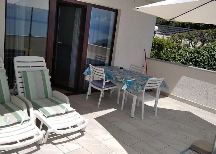 Zdenka-5 Km From Opatija アパート *