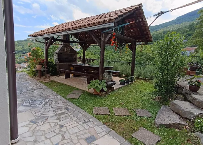 Zdenka-5 Km From Opatija アパート *